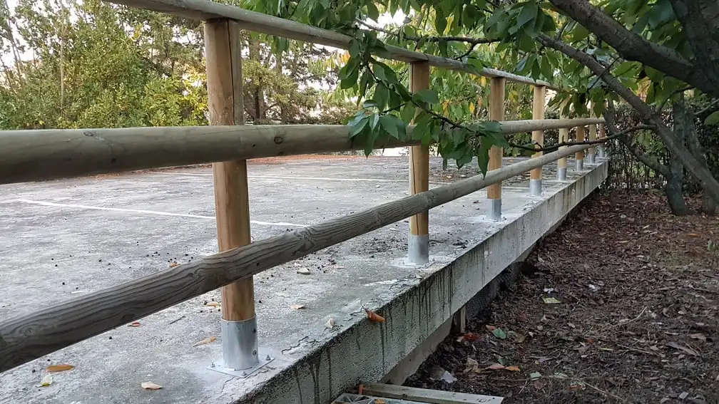 recinzioni in legno fermo